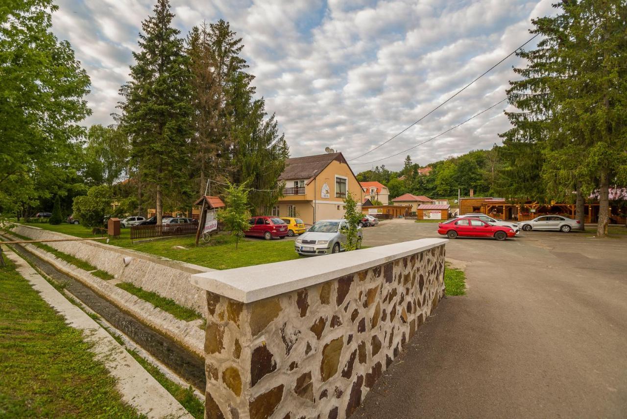 Lipicai Turistaház Szilvásvárad Esterno foto